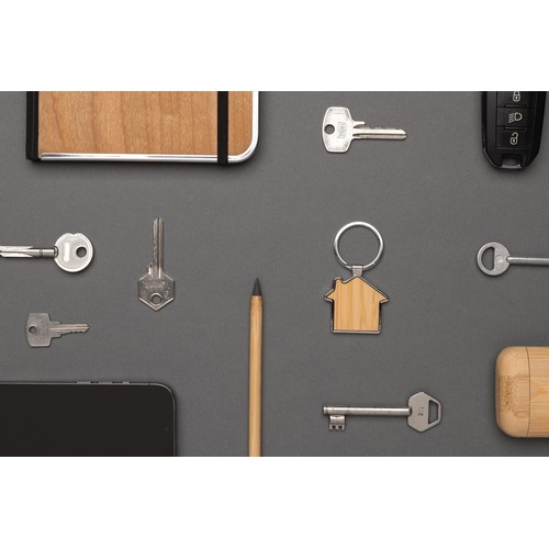 RCS recycled zinc alloy house keychain with bamboo