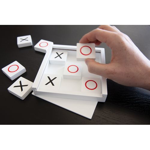 Deluxe Tic Tac Toe game