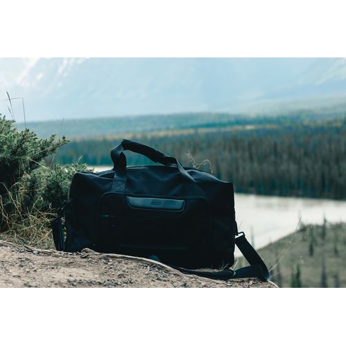 Swiss Peak AWARE™ RPET Voyager weekend bag