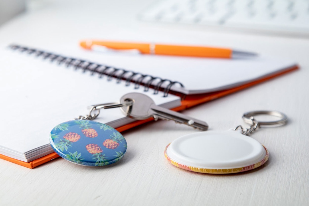 button sleutelhanger met pin #9