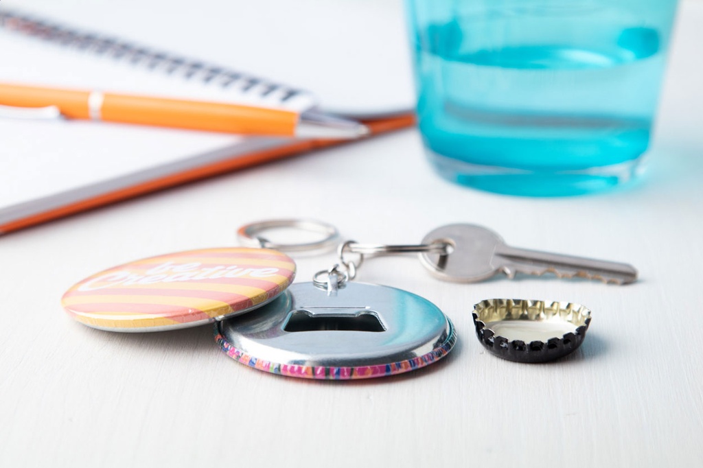 button sleutelhanger met pin #12