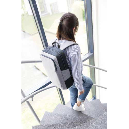 Arata 15” laptop backpack