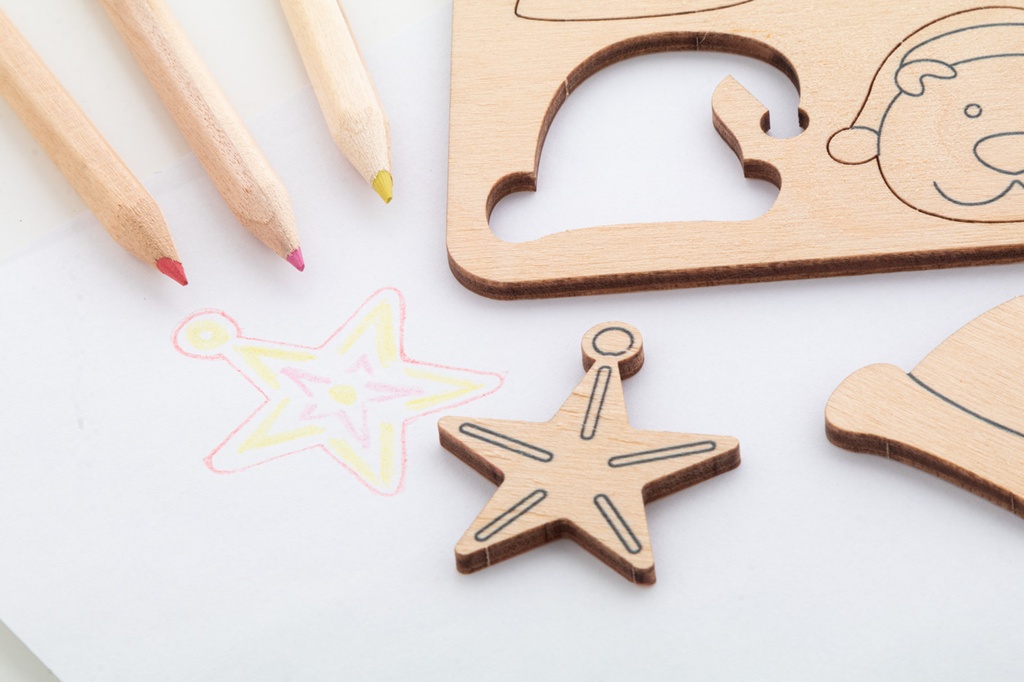 kleurspel voor het matchen van kerstvormen #4