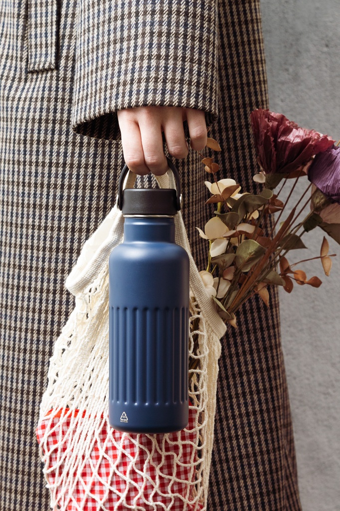 geïsoleerde fles #6