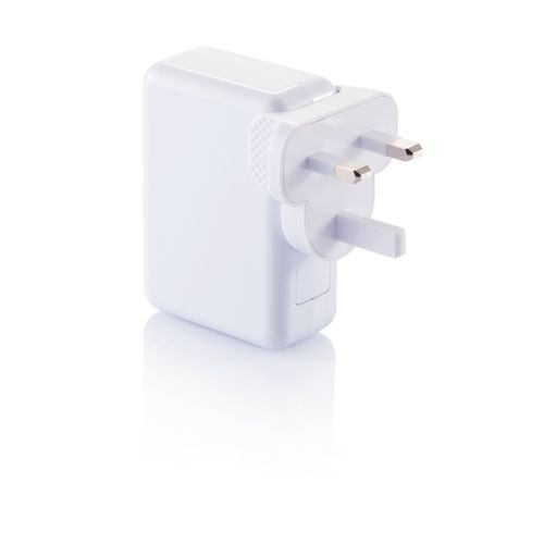 Travel plug with 4 USB ports