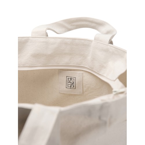 VINGA Hilo AWARE™ recycled canvas zip tote